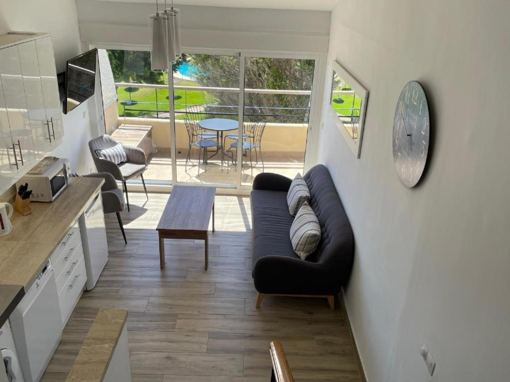 Seaside View Apartment เอสเตโปนา ภายนอก รูปภาพ