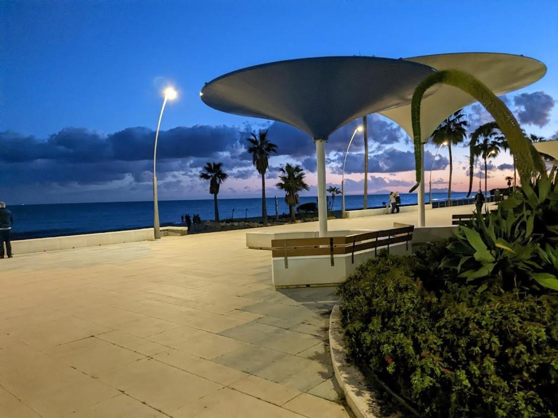 Seaside View Apartment เอสเตโปนา ภายนอก รูปภาพ